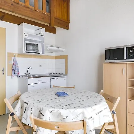 Appartement Mezzanine à 300m De La Avec Parking - Fr-1-521-48 *