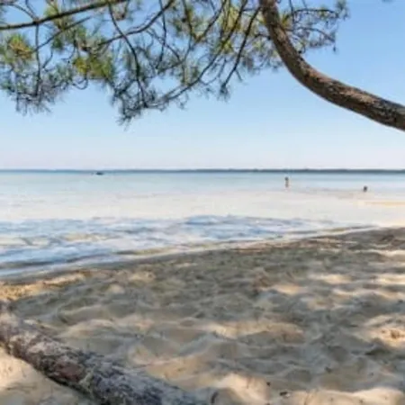 Mezzanine A 300m De La Avec Parking - Fr-1-521-48 *