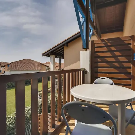 Mezzanine A 300m De La Avec Balcon Et Parking - - Fr-1-521-48 Apartment